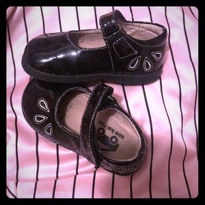 Size 6 toddler shoes